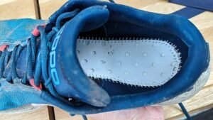Topo MT-5 - Unter dem Ortholite©-Einleger befindet sich die Entwässerung Topo MT-5 - Unter dem Ortholite©-Einleger befindet sich die Entwässerung